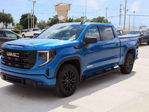 Used 2023 GMC Sierra 1500 Elevation AWD/4WD image 5