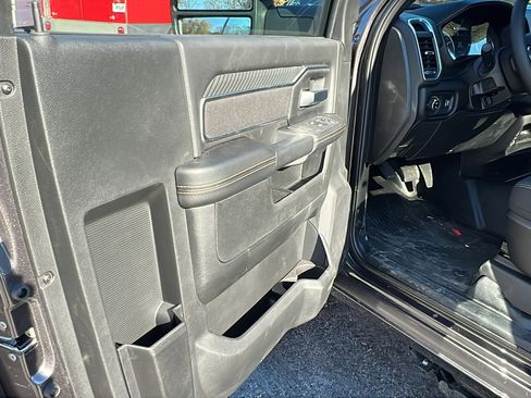New 2025 RAM 5500 4x4 Regular Cab image 18