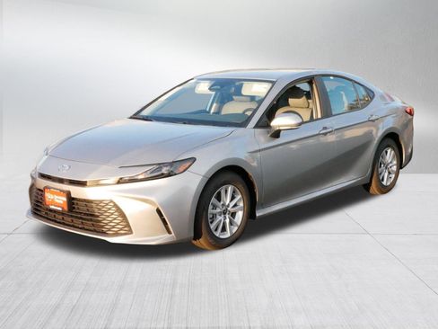 Certified 2025 Toyota Camry LE image 3