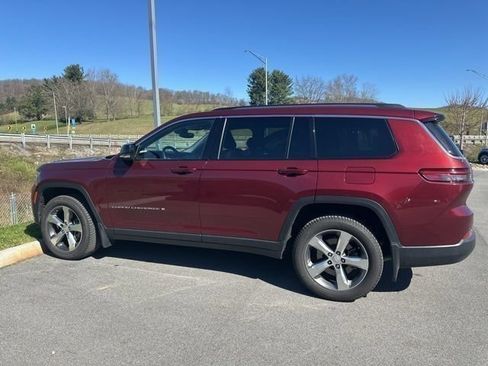 Used 2022 Jeep Grand Cherokee L Limited w/ MOPAR Finishing Package image 31