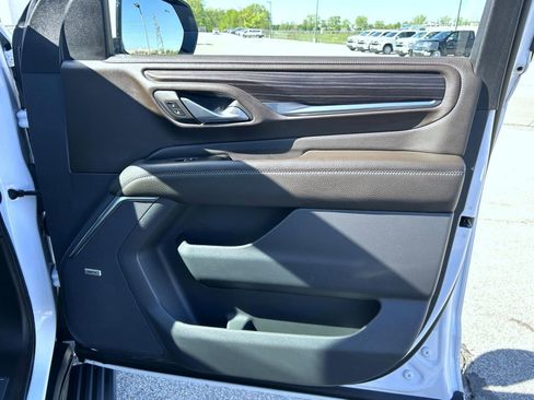 Used 2023 GMC Yukon Denali w/ Denali Reserve Package AWD/4WD image 15