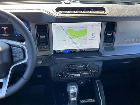 New 2025 Ford Bronco Badlands image 6