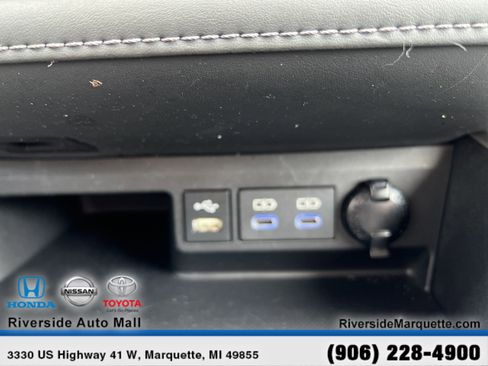 Used 2022 Toyota Highlander XLE image 18