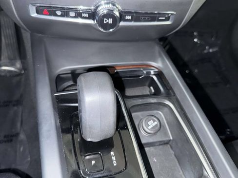 Used 2023 Volvo S60 B5 Plus w/ Climate Package FWD image 23