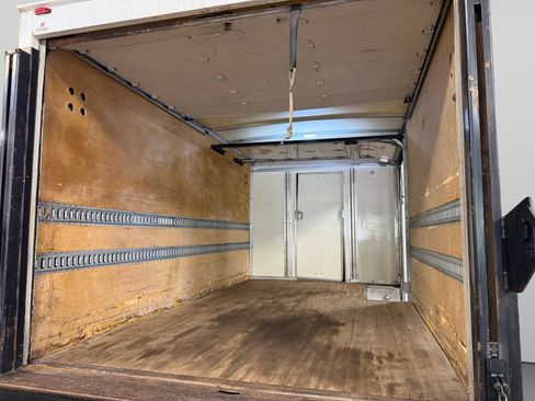 Used 2017 Ford E-350 and Econoline 350 Super Duty w/ Power Windows & Locks Group RWD image 39