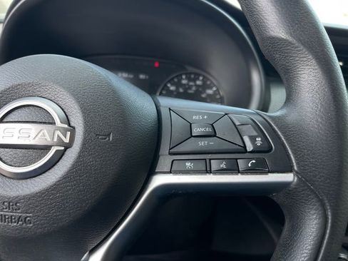 Used 2022 Nissan Kicks SV image 13