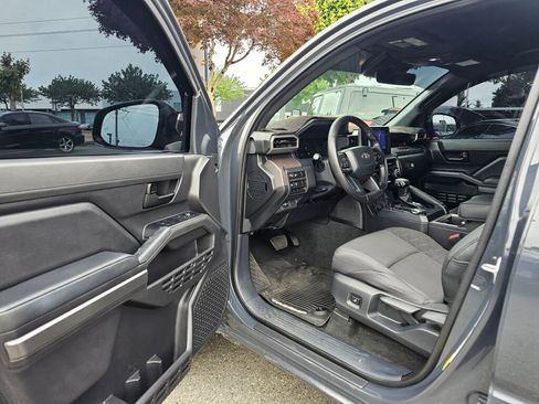 Used 2024 Toyota Tacoma SR5 AWD/4WD image 14