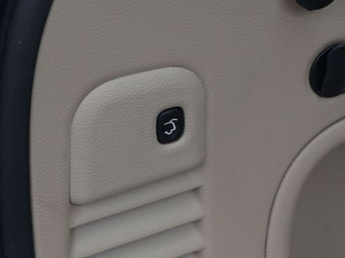 Used 2021 Jeep Grand Cherokee Limited image 24