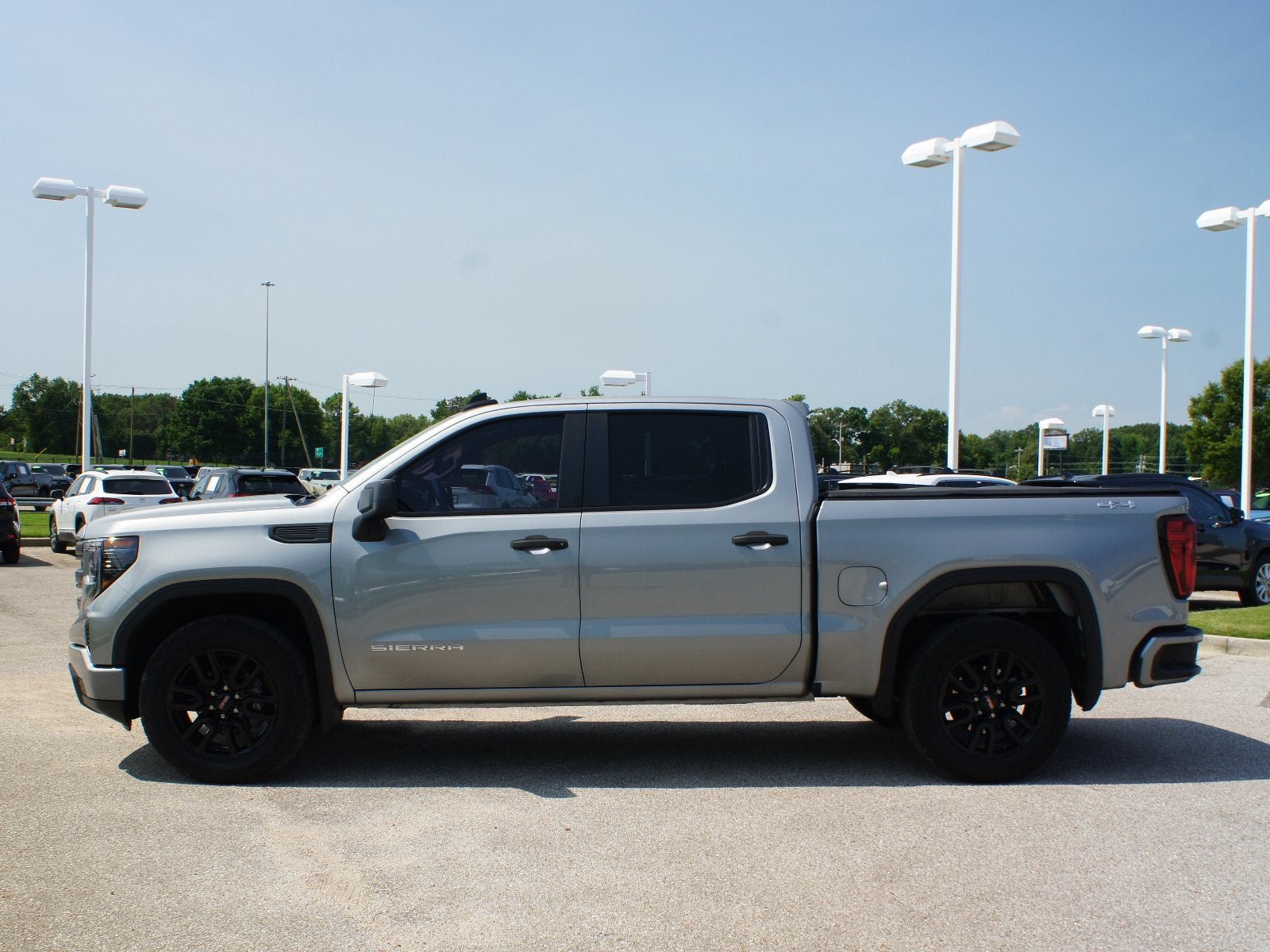 Used 2024 GMC Sierra 1500 Pro w/ Graphite Edition AWD/4WD image 9