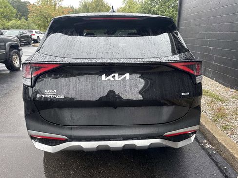 Used 2023 Kia Sportage LX image 8