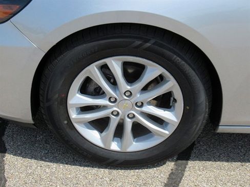 Used 2018 Chevrolet Malibu LT image 11