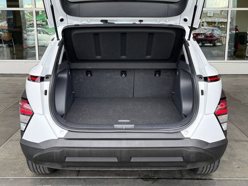 Used 2024 Hyundai Kona SEL image 18