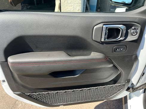 Used 2026 Jeep Wrangler Unlimited Rubicon image 13