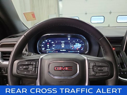 Used 2022 GMC Yukon XL SLE w/ Gmc Pro Safety Plus Package AWD/4WD image 22
