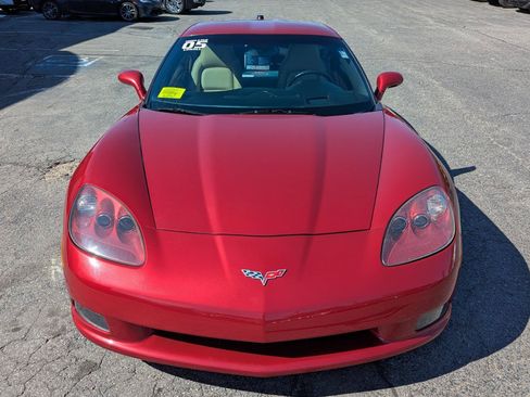 Used 2005 Chevrolet Corvette Coupe w/ Preferred Equipment Group RWD image 3