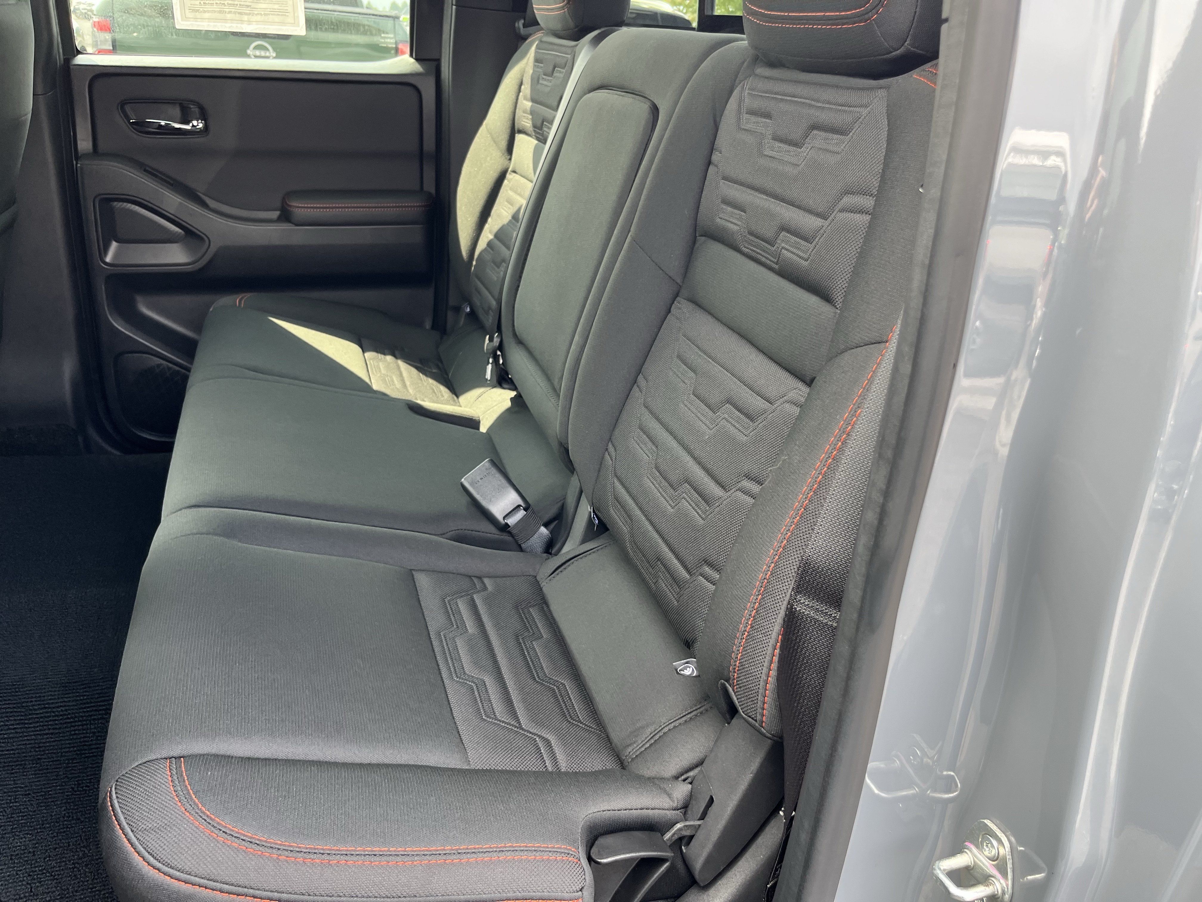 Used 2025 Nissan Frontier PRO-4X AWD/4WD image 17
