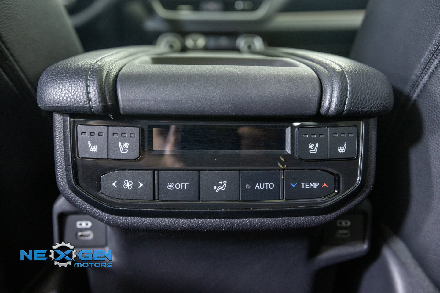 Used 2026 Toyota Grand Highlander AWD image 34