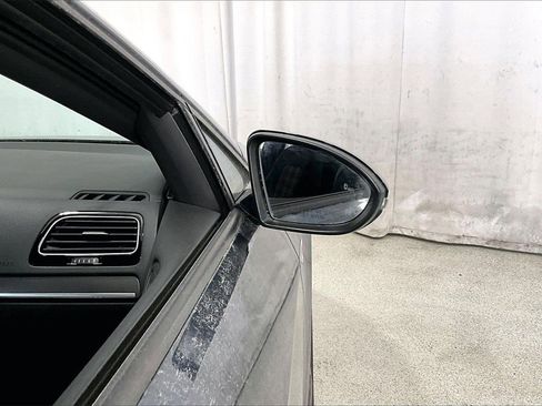 Used 2021 Volkswagen Golf 4-Door image 11