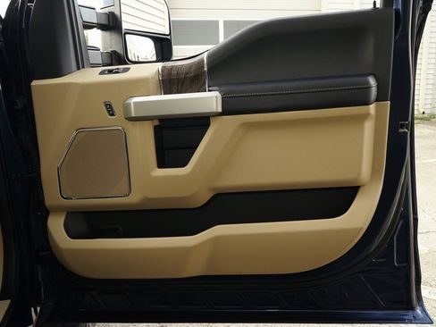 Used 2019 Ford F250 Lariat w/ Lariat Ultimate Package image 22