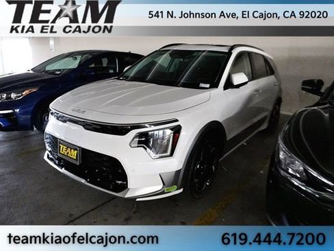 Certified 2023 Kia Niro Wave FWD image 1