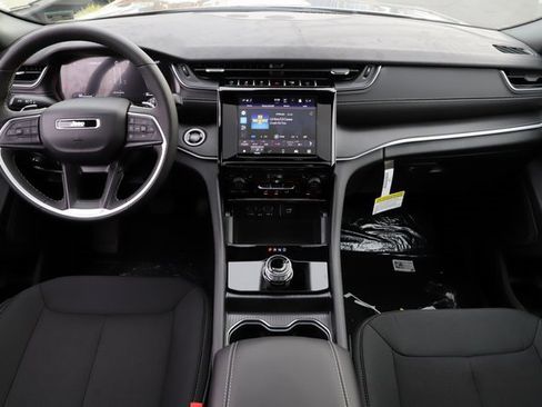 New 2025 Jeep Grand Cherokee 4WD image 20