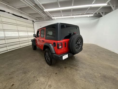 Used 2025 Jeep Wrangler Sport S AWD/4WD image 4