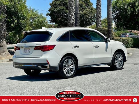 Used 2017 Acura MDX FWD w/ Tech & Entertainment image 4