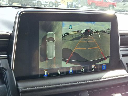 Used 2022 GMC Yukon SLT w/ SLT Premium Package image 19