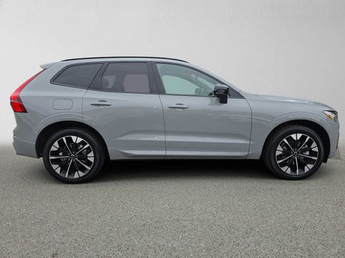 Used 2026 Volvo XC60 B5 Plus w/ Protection Package Premier AWD/4WD image 2