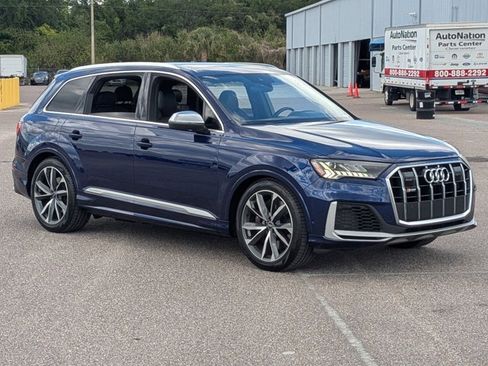 Used 2021 Audi SQ7 Premium Plus w/ Driver Assistance Package AWD/4WD image 3