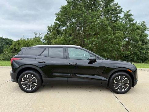 Used 2025 Chevrolet Blazer EV LT AWD/4WD image 2
