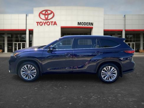 Certified 2021 Toyota Highlander Platinum AWD/4WD image 7