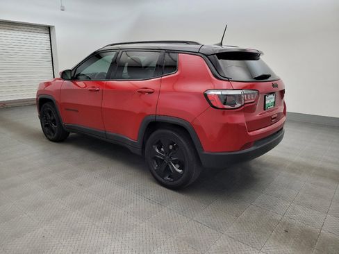 Used 2021 Jeep Compass Latitude FWD image 3