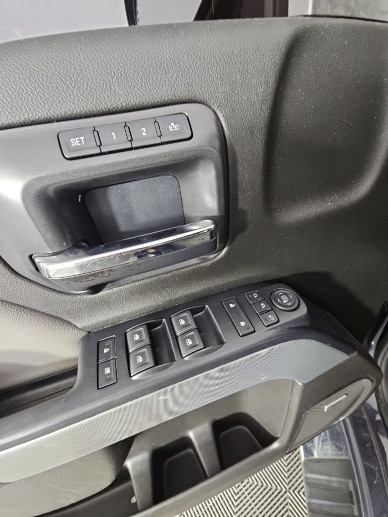 Used 2018 Chevrolet Silverado 1500 LTZ Z71 w/ Centennial Edition AWD/4WD image 26