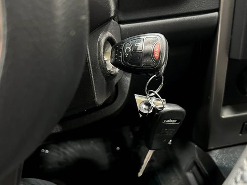 Used 2012 Jeep Liberty Sport AWD/4WD image 20