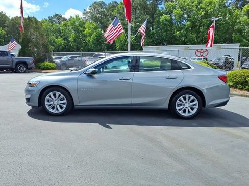 Used 2025 Chevrolet Malibu LT FWD image 3