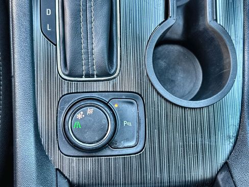 Used 2019 GMC Acadia SLT image 34