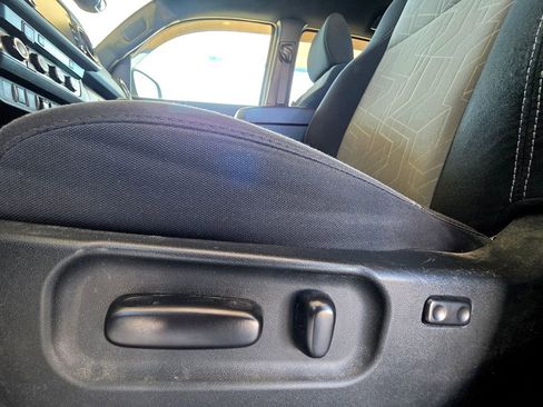 Used 2020 Toyota Tacoma TRD Sport AWD/4WD image 21
