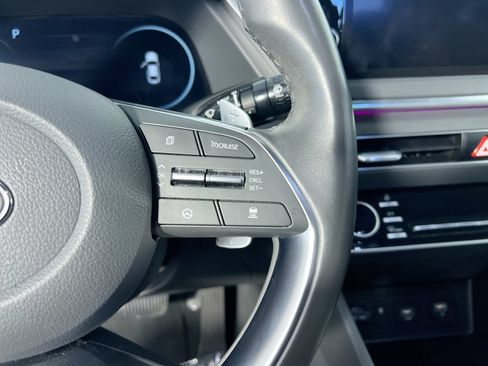 Used 2021 Hyundai Sonata Limited w/ Preferred Accessory Package FWD image 17