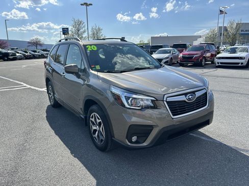 Used 2020 Subaru Forester Premium AWD/4WD image 1