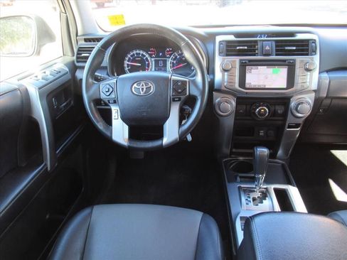 Used 2016 Toyota 4Runner SR5 image 12