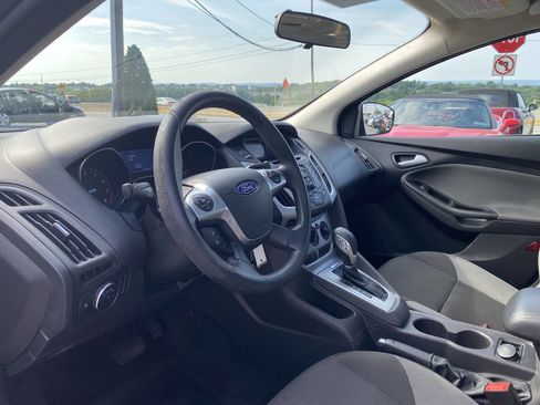 Used 2014 Ford Focus SE FWD image 11