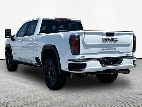 Used 2024 GMC Sierra 2500 AT4 w/ AT4 Premium Plus Package AWD/4WD image 4