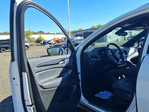 Certified 2022 Buick Enclave Essence image 7