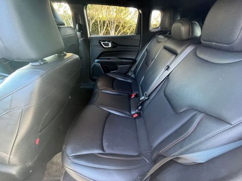 Used 2025 Jeep Compass Trailhawk image 24