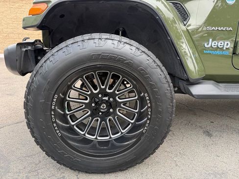 Used 2021 Jeep Wrangler Unlimited Sahara AWD/4WD image 8