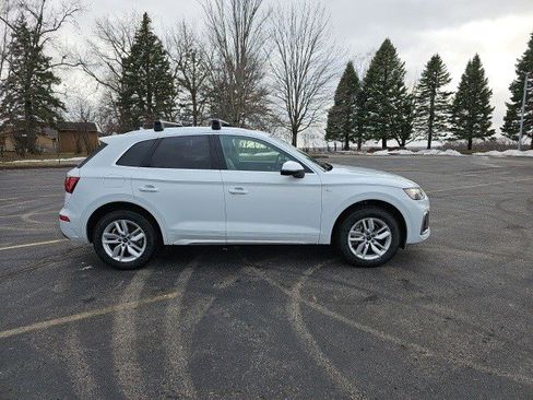 Used 2023 Audi Q5 2.0T Premium w/ Convenience Package image 7
