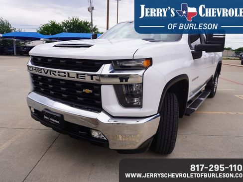 Used 2022 Chevrolet Silverado 2500 LT w/ Convenience Package AWD/4WD image 2