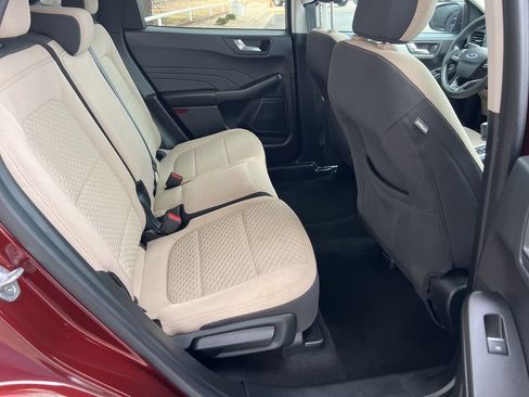 Used 2021 Ford Escape SE image 14