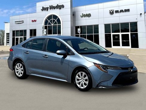 Used 2023 Toyota Corolla LE FWD image 1